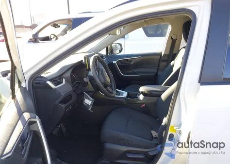 2021 Toyota Rav4 Le z USA, uszkodzony, nr VIN 2T3H1RFV4MC117381